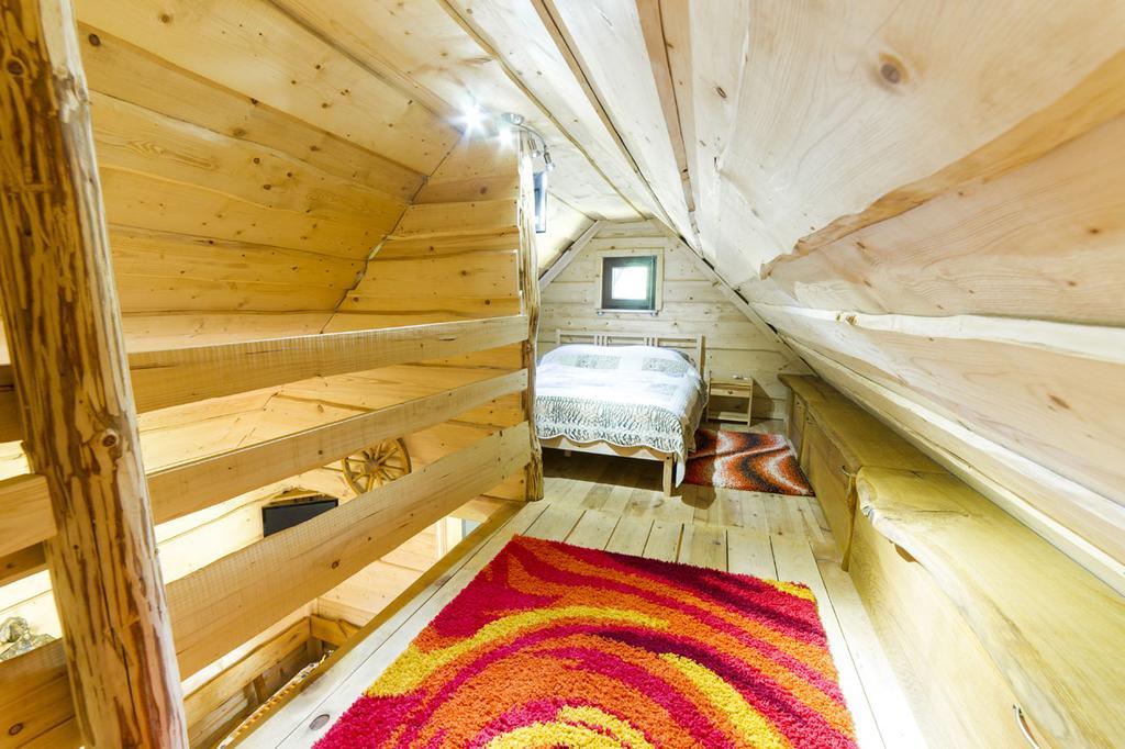Ropa Agroturystyka Paradisoヴィラ エクステリア 写真